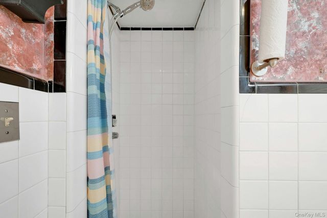 42 Williams Avenue, Hillcrest, NY 10977