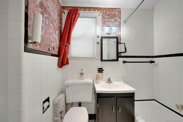 42 Williams Avenue, Hillcrest, NY 10977