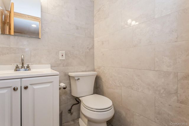 562 Bernice Road, Franklin Square, NY 11010