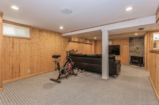 562 Bernice Road, Franklin Square, NY 11010