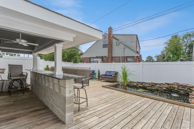 562 Bernice Road, Franklin Square, NY 11010