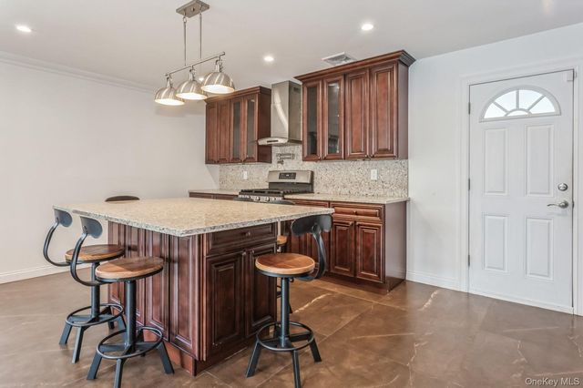 562 Bernice Road, Franklin Square, NY 11010