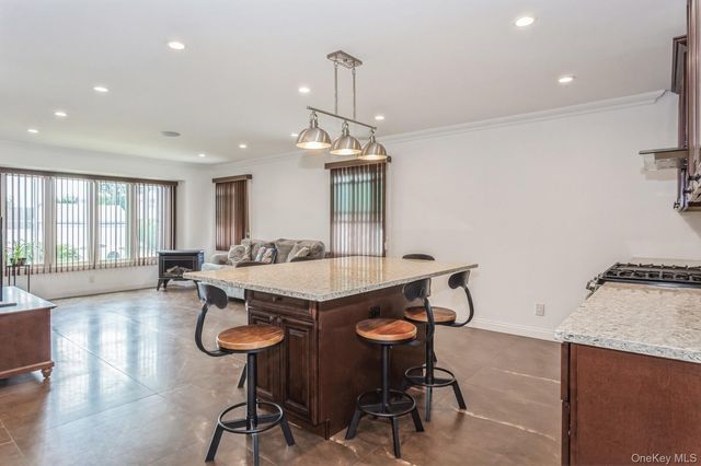 562 Bernice Road, Franklin Square, NY 11010