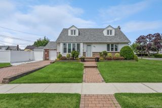 562 Bernice Road, Franklin Square, NY 11010