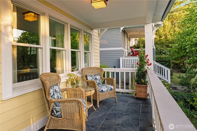 2528 1st Avenue W, Seattle, WA 98119