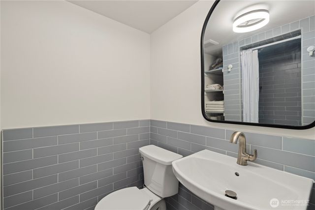 2528 1st Avenue W, Seattle, WA 98119