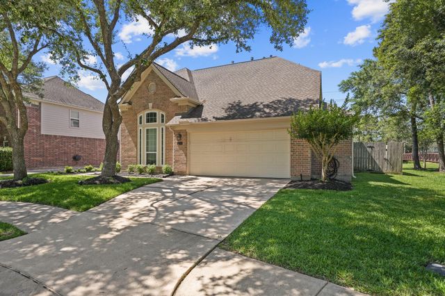 3101 Red Maple Drive, Friendswood, TX 77546