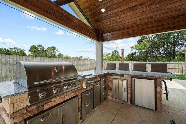 3101 Red Maple Drive, Friendswood, TX 77546