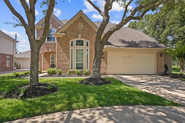3101 Red Maple Drive, Friendswood, TX 77546