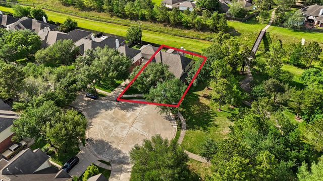 3101 Red Maple Drive, Friendswood, TX 77546
