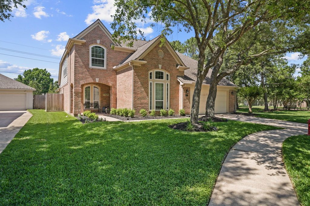 3101 Red Maple Drive, Friendswood, TX 77546