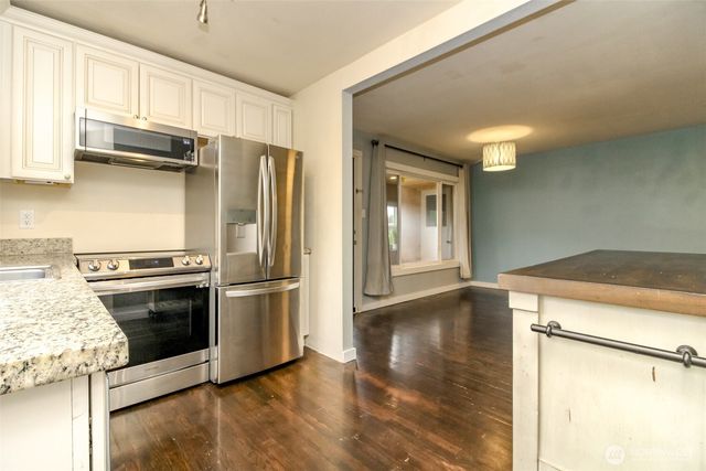 1005 E 57th Street, Tacoma, WA 98404