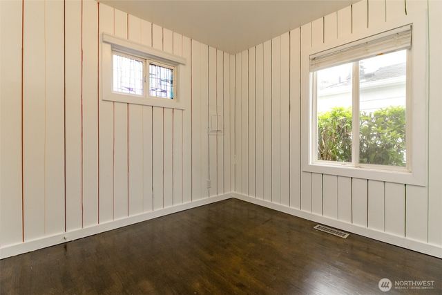 1005 E 57th Street, Tacoma, WA 98404