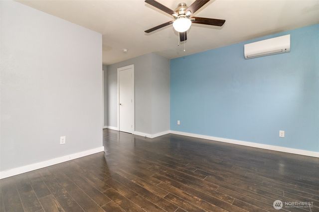 1005 E 57th Street, Tacoma, WA 98404