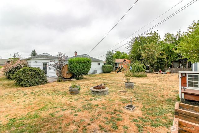 1005 E 57th Street, Tacoma, WA 98404