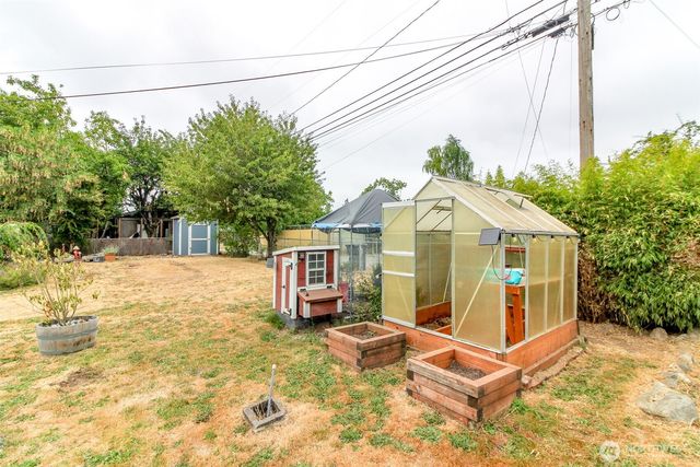 1005 E 57th Street, Tacoma, WA 98404