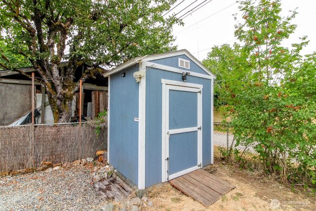 1005 E 57th Street, Tacoma, WA 98404