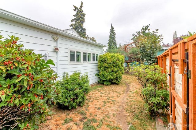 1005 E 57th Street, Tacoma, WA 98404