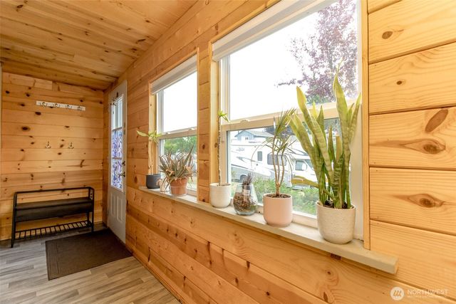 1005 E 57th Street, Tacoma, WA 98404