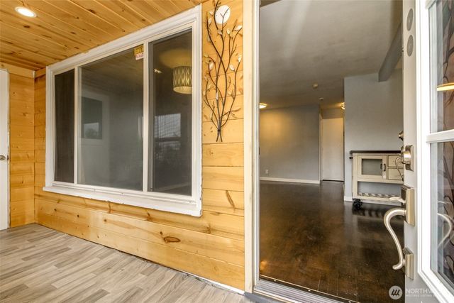 1005 E 57th Street, Tacoma, WA 98404