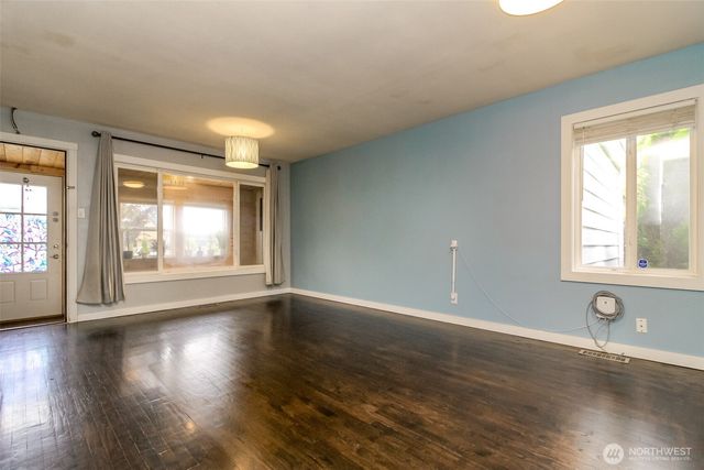 1005 E 57th Street, Tacoma, WA 98404