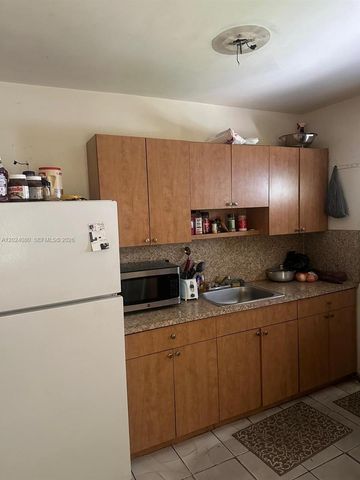 12555 NW 10th Ave, North Miami, FL 33168