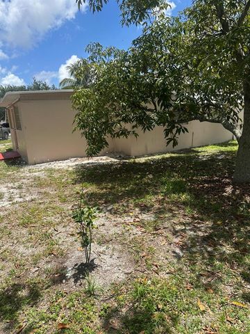 12555 NW 10th Ave, North Miami, FL 33168