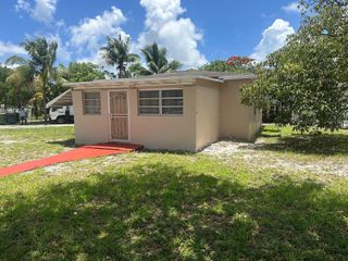 12555 NW 10th Ave, North Miami, FL 33168