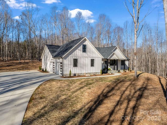 135 Hilltop Street, Morganton, NC 28655