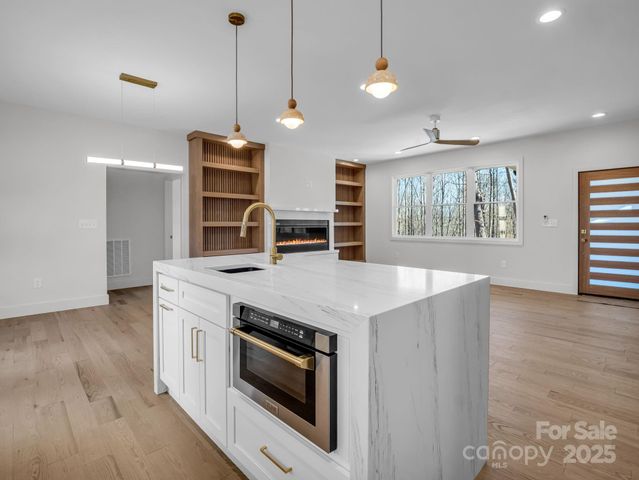 135 Hilltop Street, Morganton, NC 28655