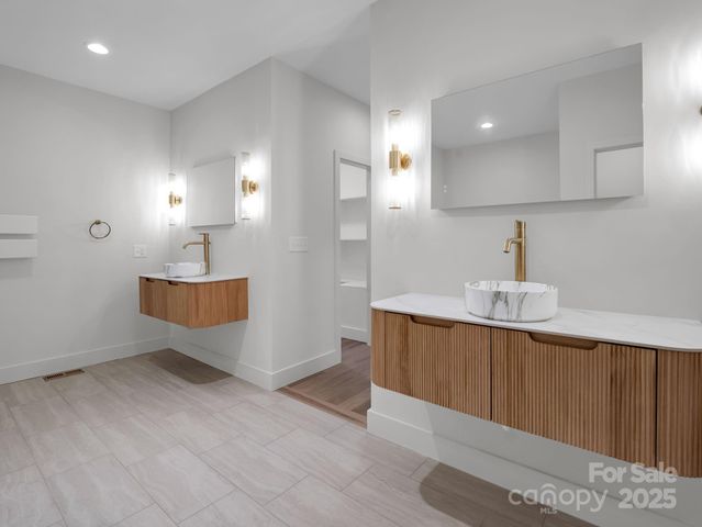 135 Hilltop Street, Morganton, NC 28655