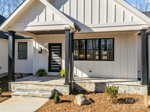 135 Hilltop Street, Morganton, NC 28655