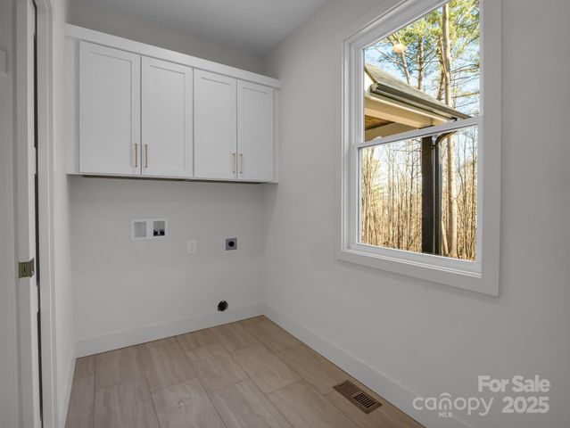 135 Hilltop Street, Morganton, NC 28655