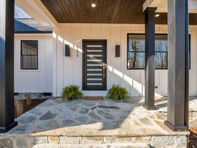 135 Hilltop Street, Morganton, NC 28655