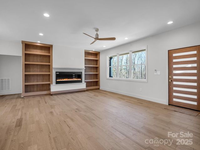 135 Hilltop Street, Morganton, NC 28655