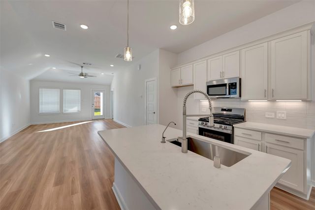 10337 Navarro Path, Montgomery, TX 77316