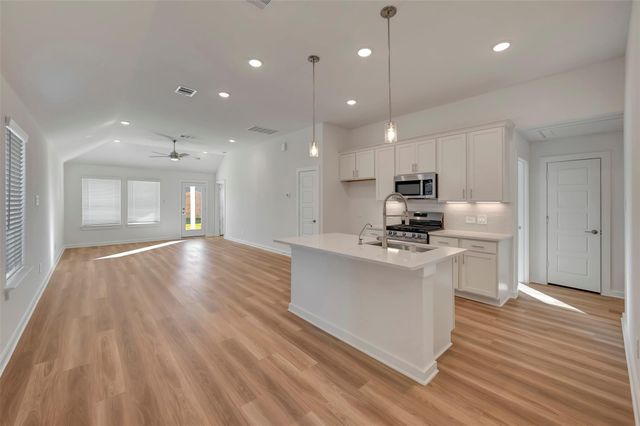 10337 Navarro Path, Montgomery, TX 77316