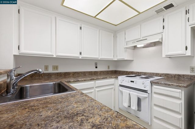 1621 Ptarmigan Dr. 2A, Walnut Creek, CA 94595