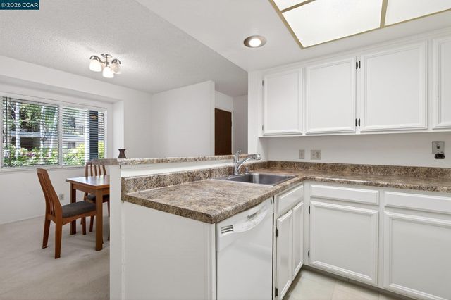 1621 Ptarmigan Dr. 2A, Walnut Creek, CA 94595