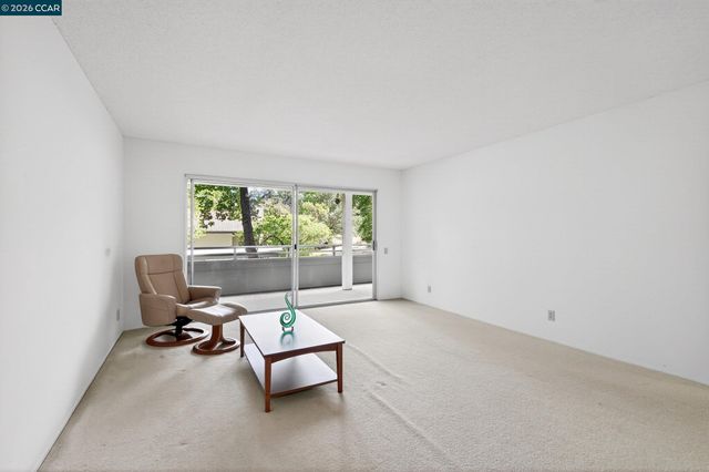 1621 Ptarmigan Dr. 2A, Walnut Creek, CA 94595