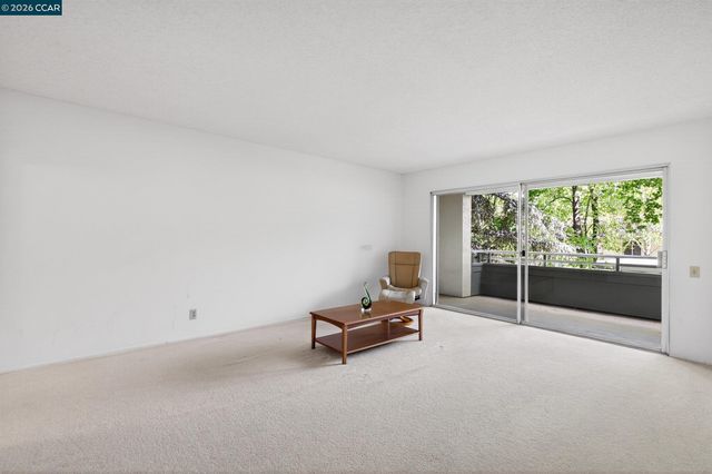 1621 Ptarmigan Dr. 2A, Walnut Creek, CA 94595