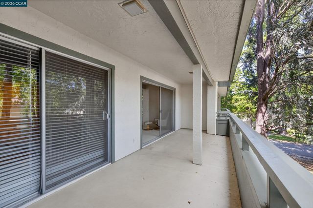 1621 Ptarmigan Dr. 2A, Walnut Creek, CA 94595