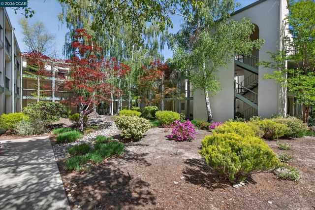 1621 Ptarmigan Dr. 2A, Walnut Creek, CA 94595