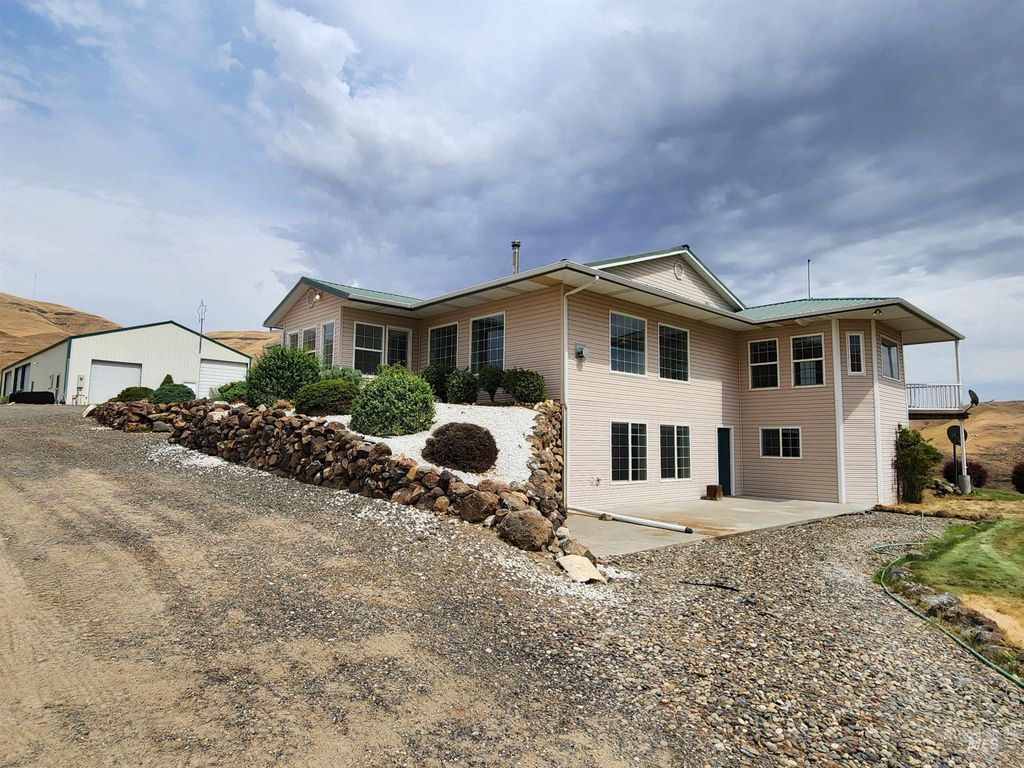 2871 Hwy 12 E, Clarkston, WA 99403