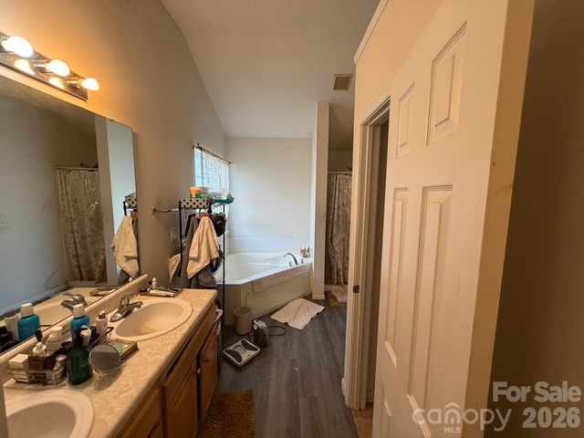5102 Eagle Creek Drive, Charlotte, NC 28269