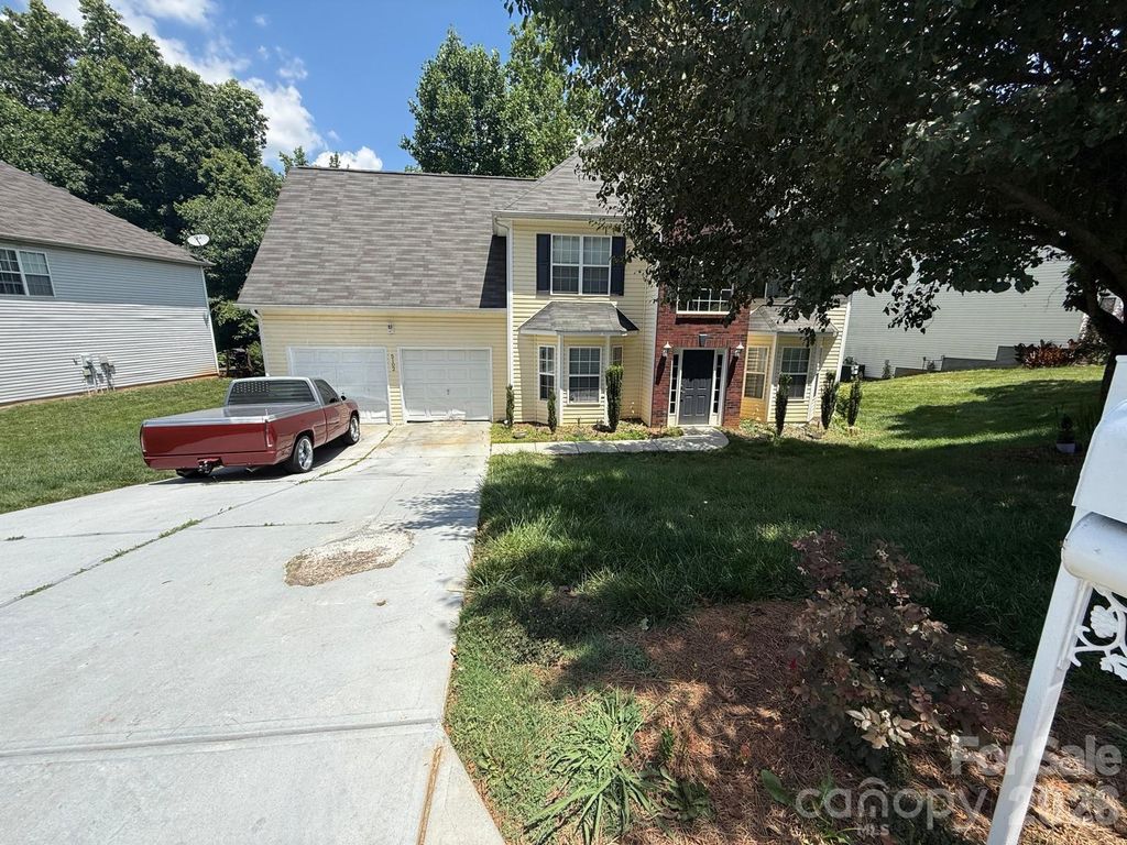 5102 Eagle Creek Drive, Charlotte, NC 28269