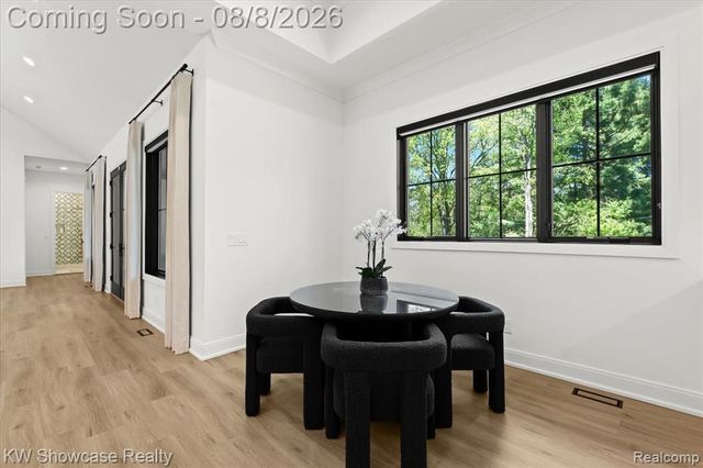 910 Hill Hollow Lane, Milford, MI 48381