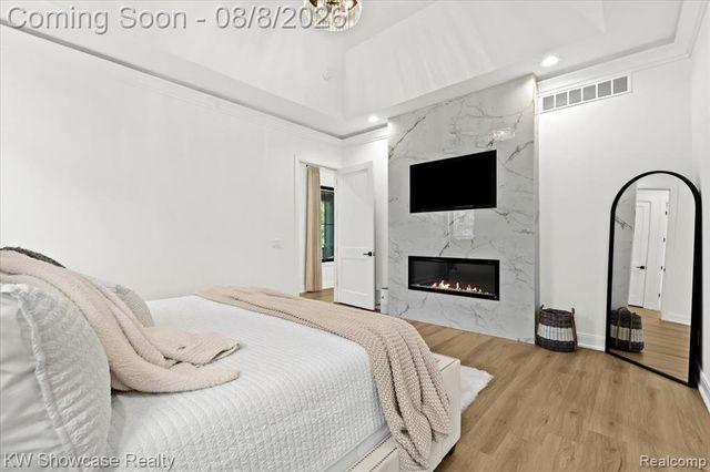 910 Hill Hollow Lane, Milford, MI 48381
