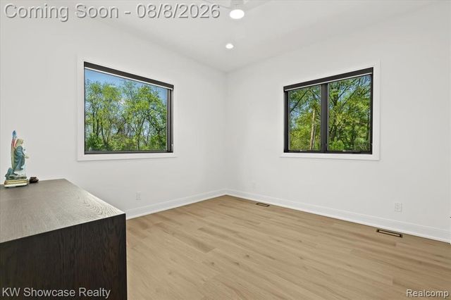 910 Hill Hollow Lane, Milford, MI 48381