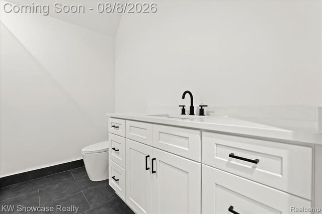910 Hill Hollow Lane, Milford, MI 48381